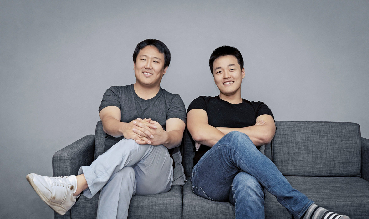 Đồng sáng lập Terra là Daniel Shin (trái) và Do Kwon (Terraform Labs)