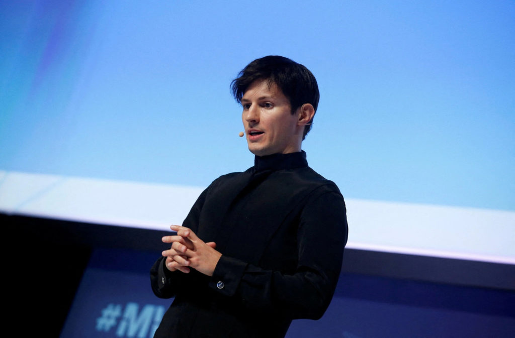 Pavel Durov lan dau len tieng sau khi duoc tai ngoai o Phap